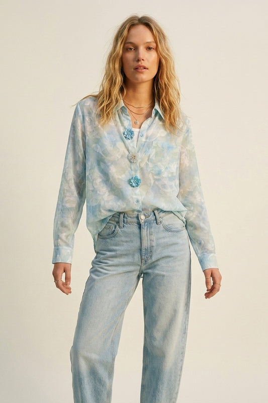 Chemise en chiffon légère à imprimé floral et boutons en bleu clair