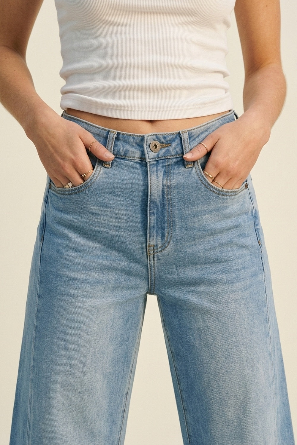 Jean en denim à taille haute et à jambe large bleu clair