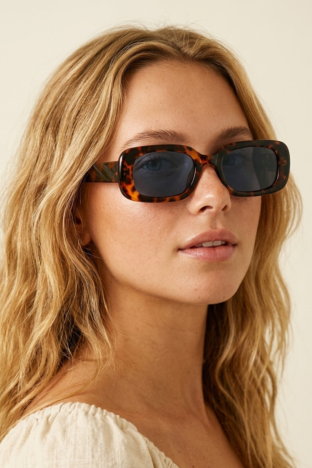Monture Rectangulaire Classique en Écaille de Tortue Marron Lunettes de Soleil