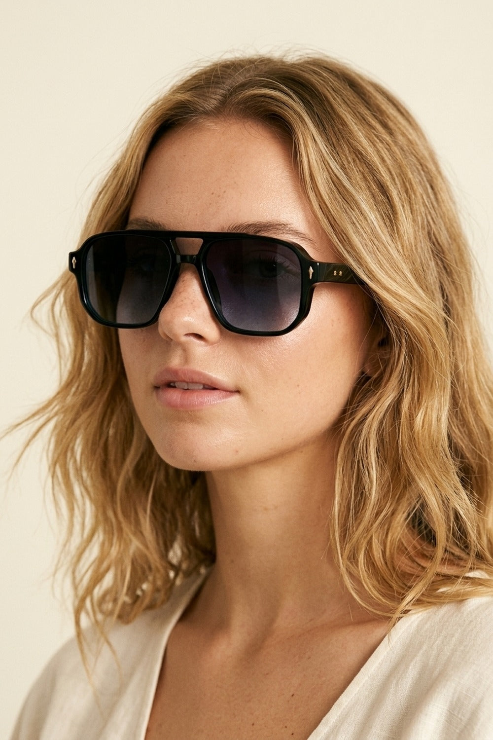 Lunettes de soleil oversize à monture géométrique avec verres dégradés noirs