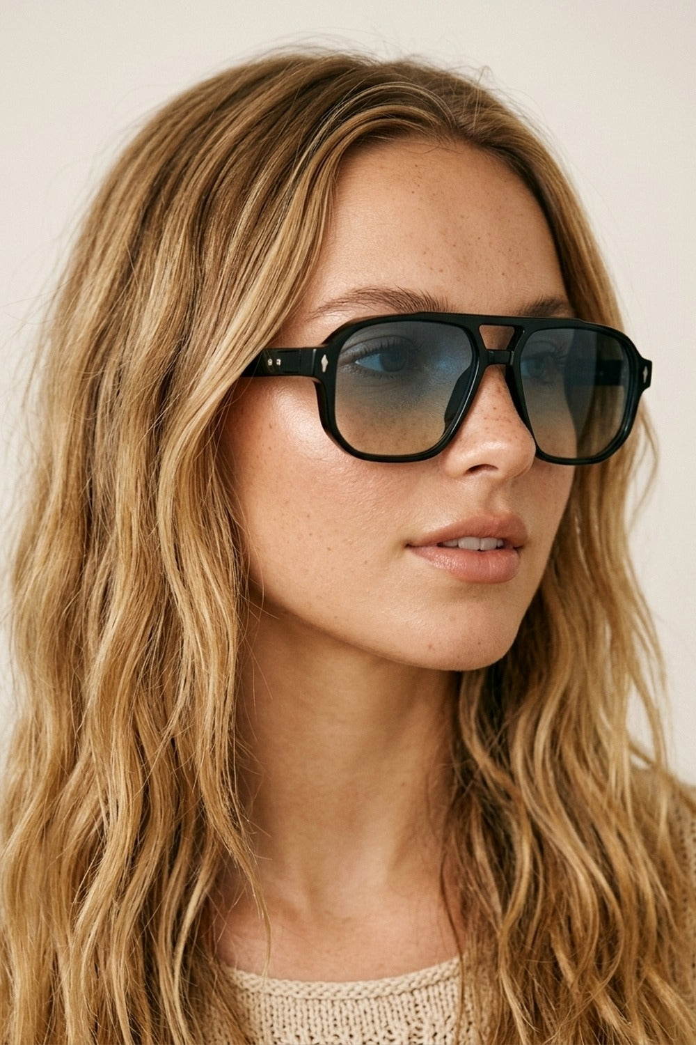Lunettes de soleil à monture carrée oversize avec verres à dégradé noir