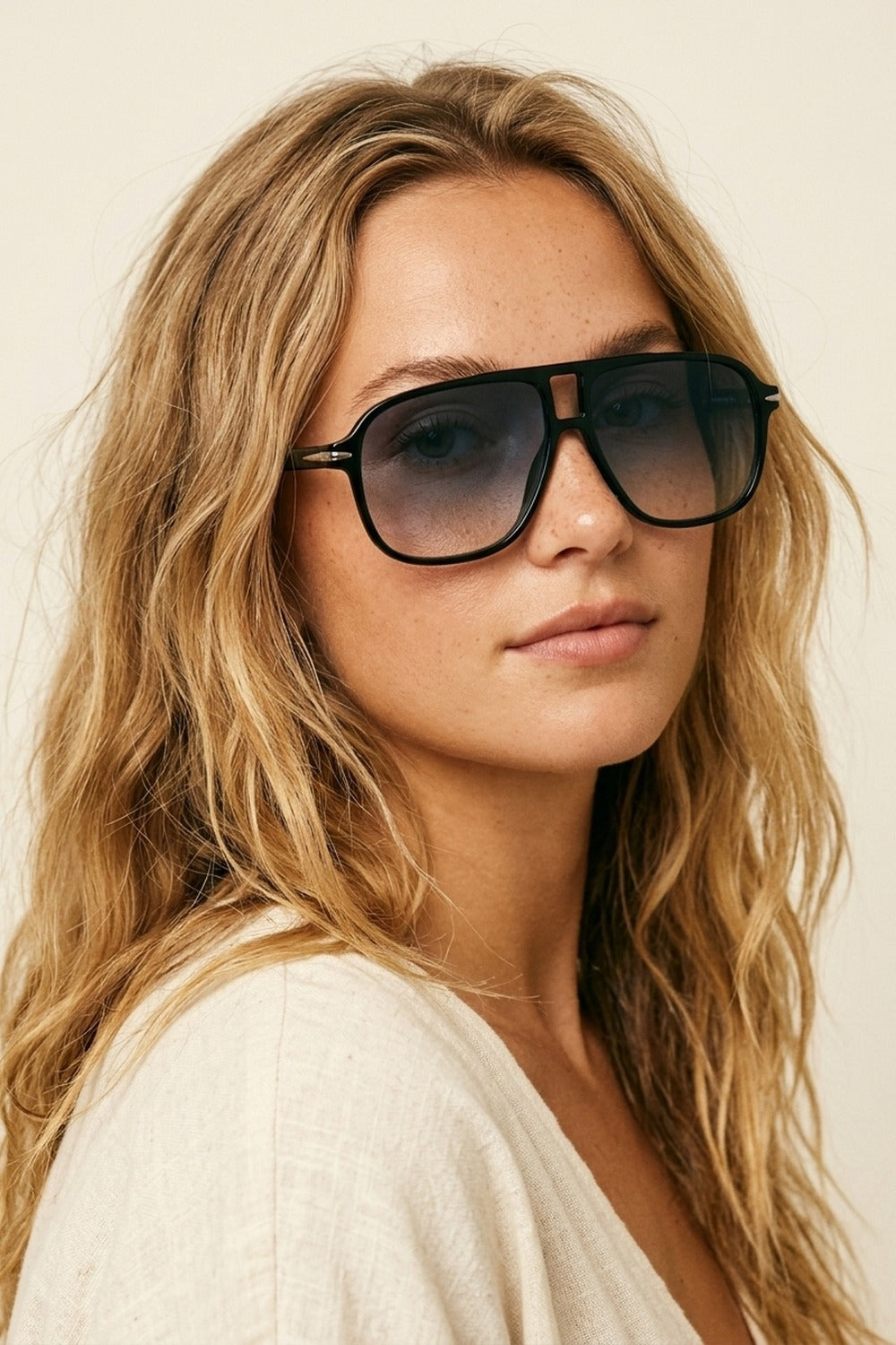 Lunettes de soleil aviateur oversize à verres dégradés noirs avec double pont