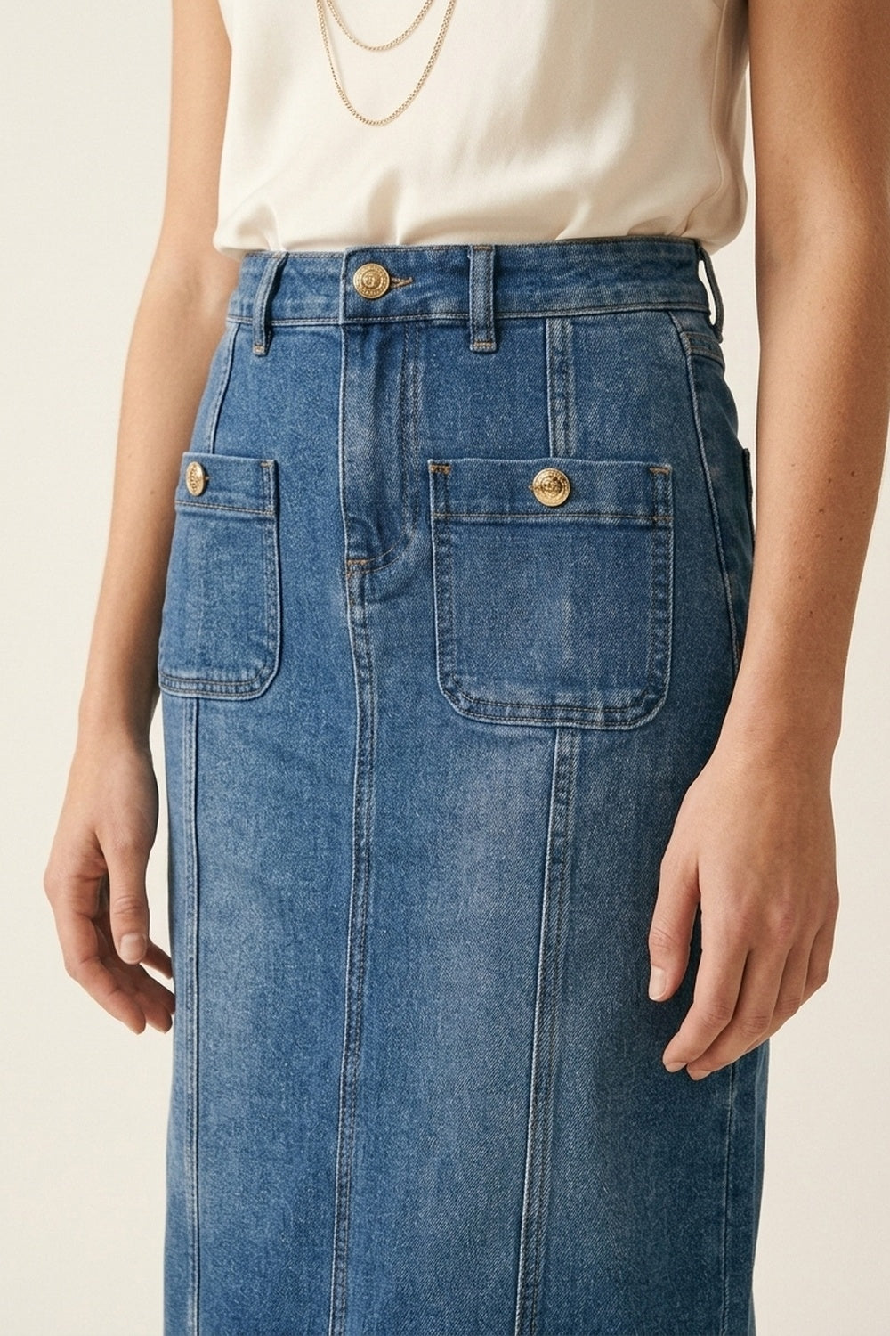 Jupe Midi en Denim Lavage Moyen avec Poches Plaquées à l'Avant