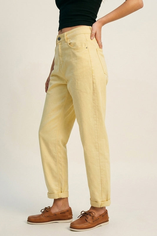 Pantalon à jambe droite avec ourlet roulé en jaune