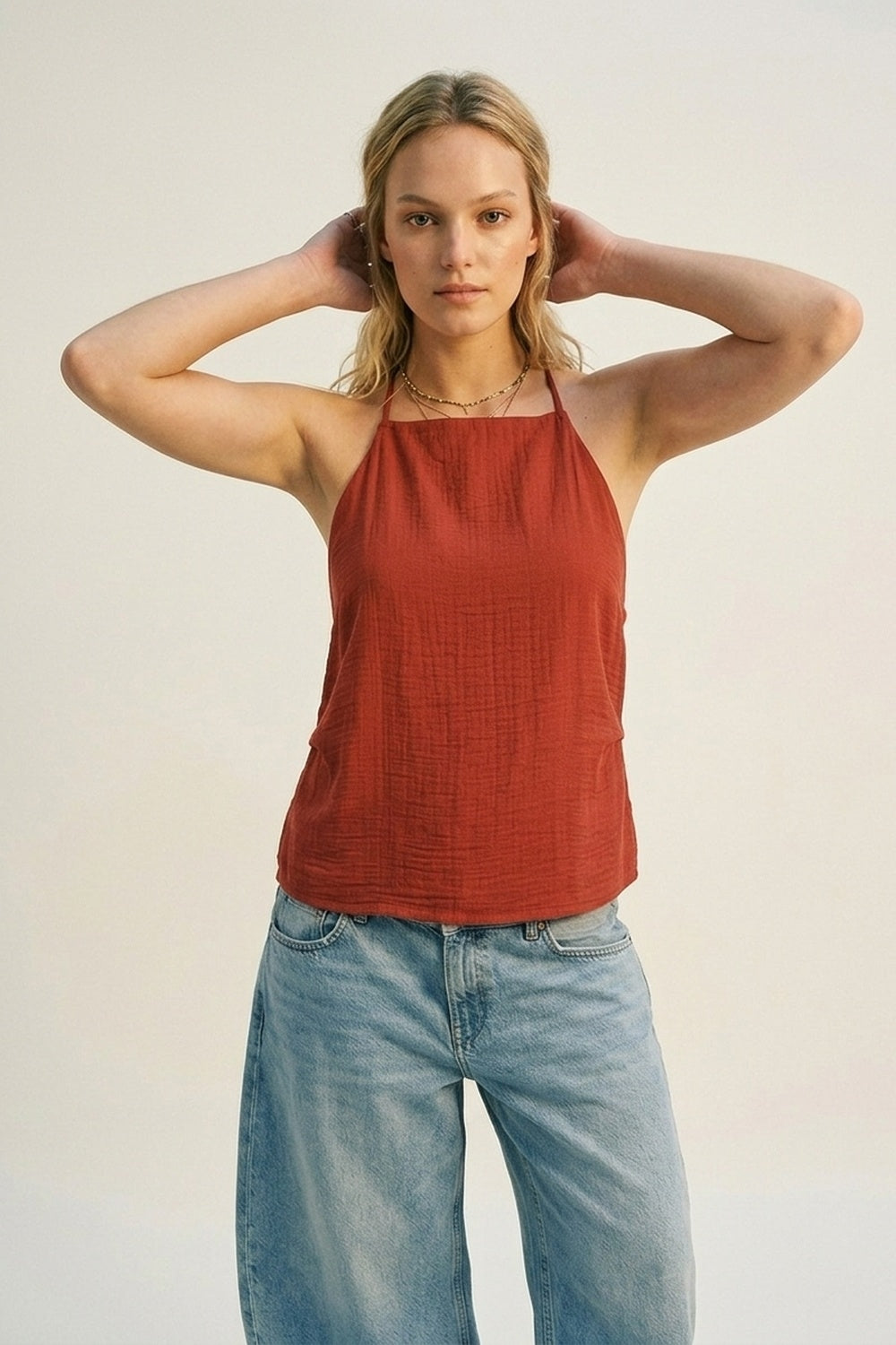 Top sans manches à col licou texturé en terracotta