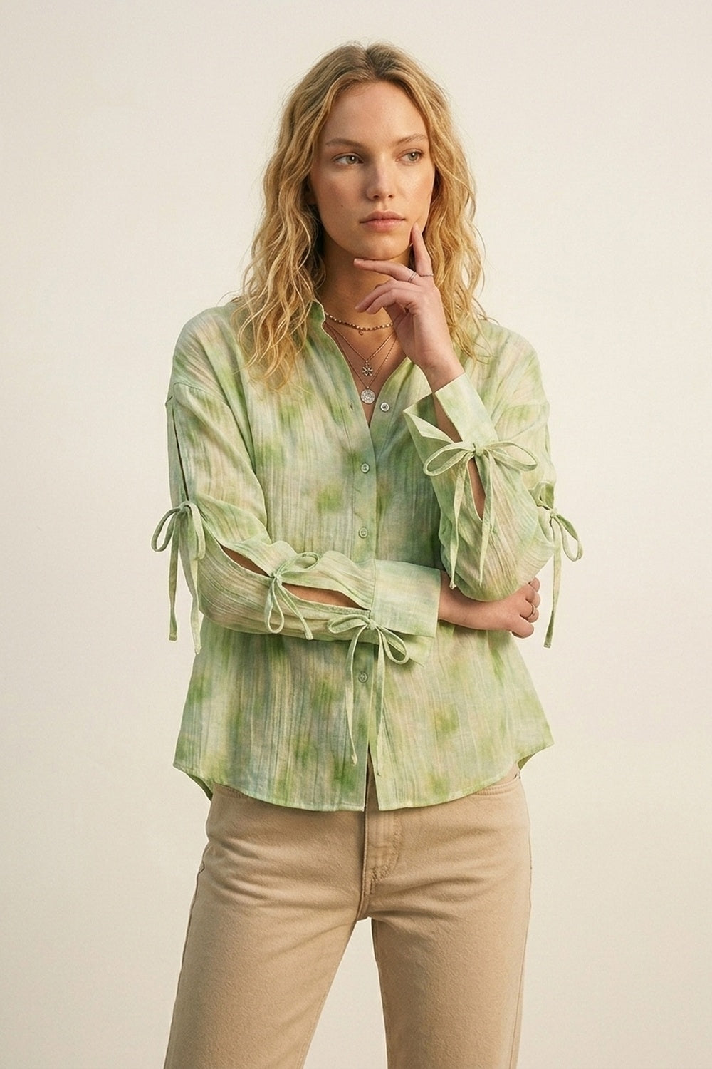 Chemise surdimensionnée à manches nouées vert clair