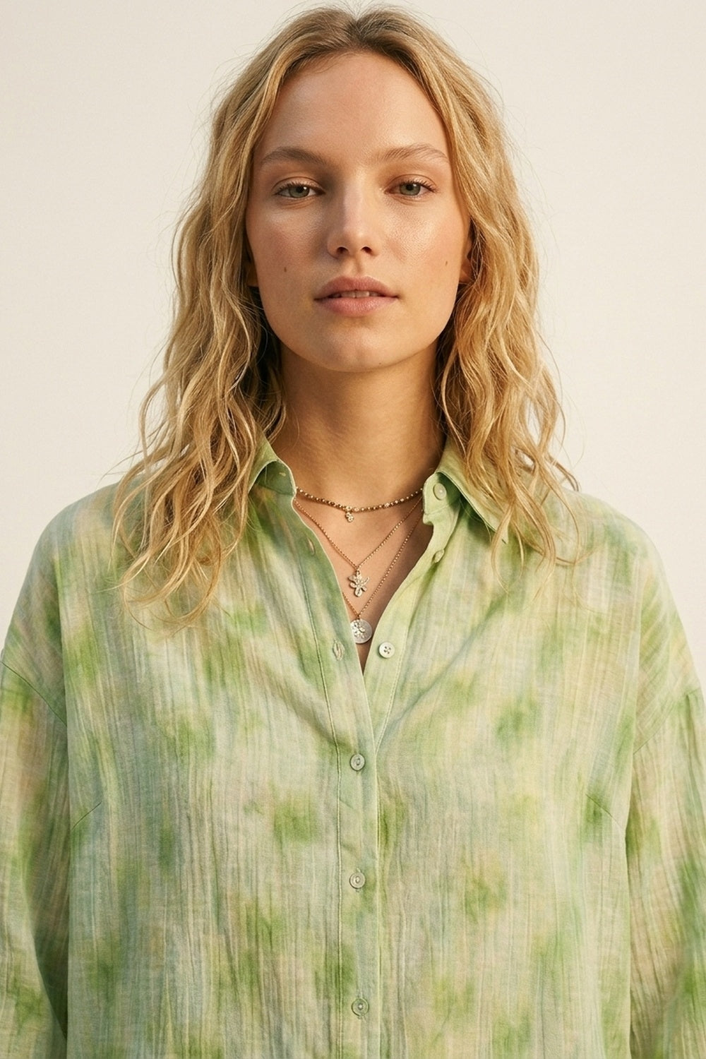 Chemise surdimensionnée à manches nouées vert clair