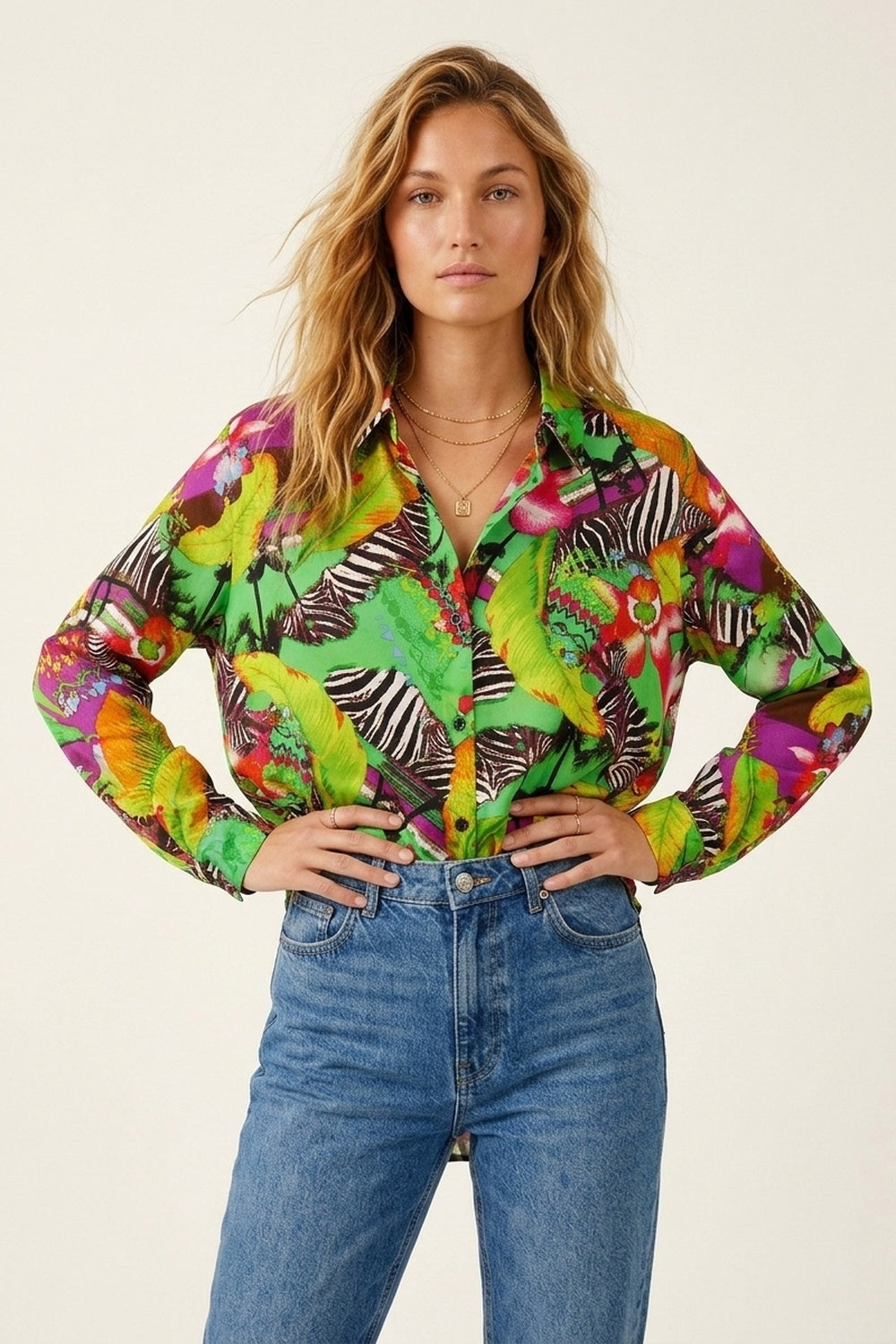 Chemise à imprimé tropical vibrant multi-vert à boutons en tissu satin
