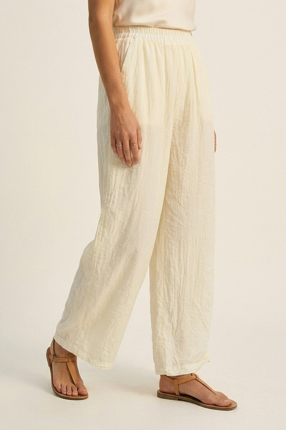 Pantalon large crème avec tissu transparent