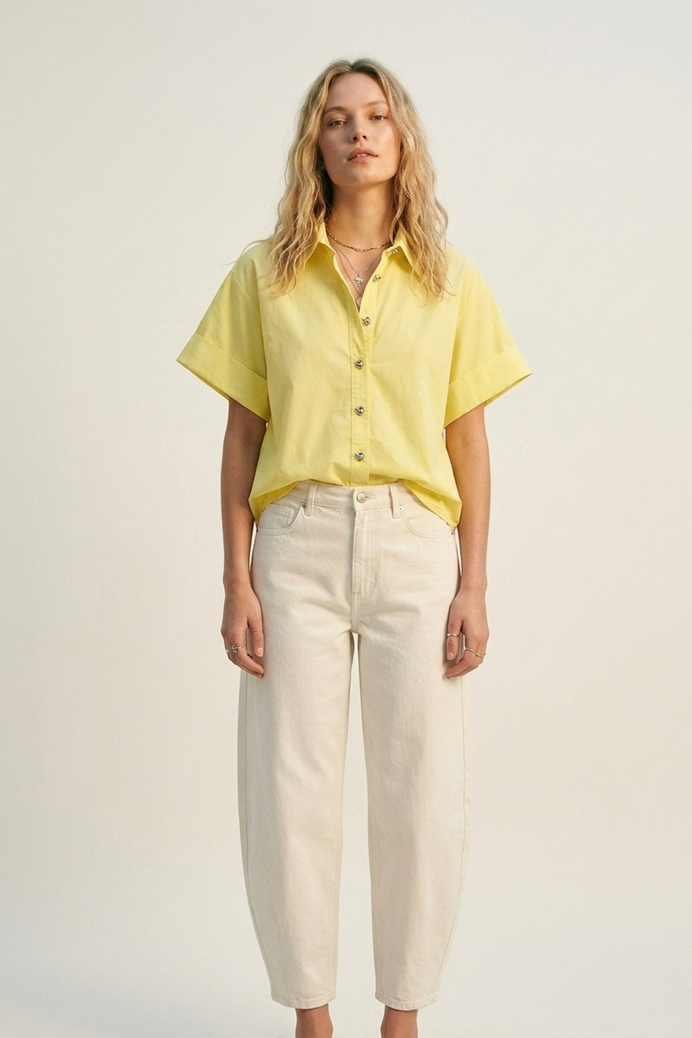 Chemise kimono jaune à manches courtes avec boutons en argent