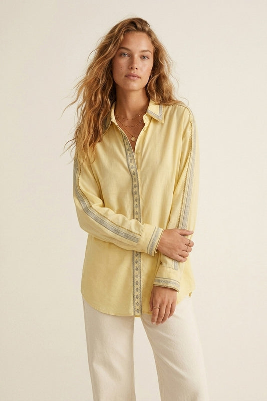 Chemise oversize jaune avec bordures brodées