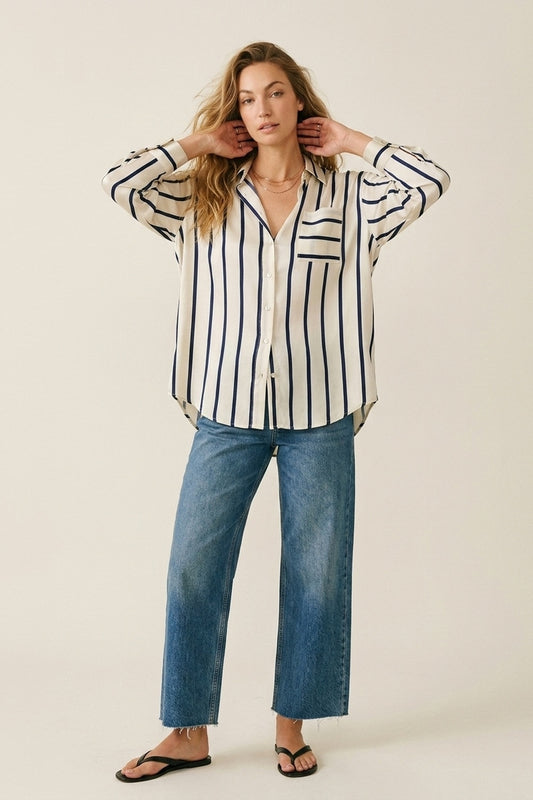 Chemise à rayures crème coupe décontractée en satin avec poche