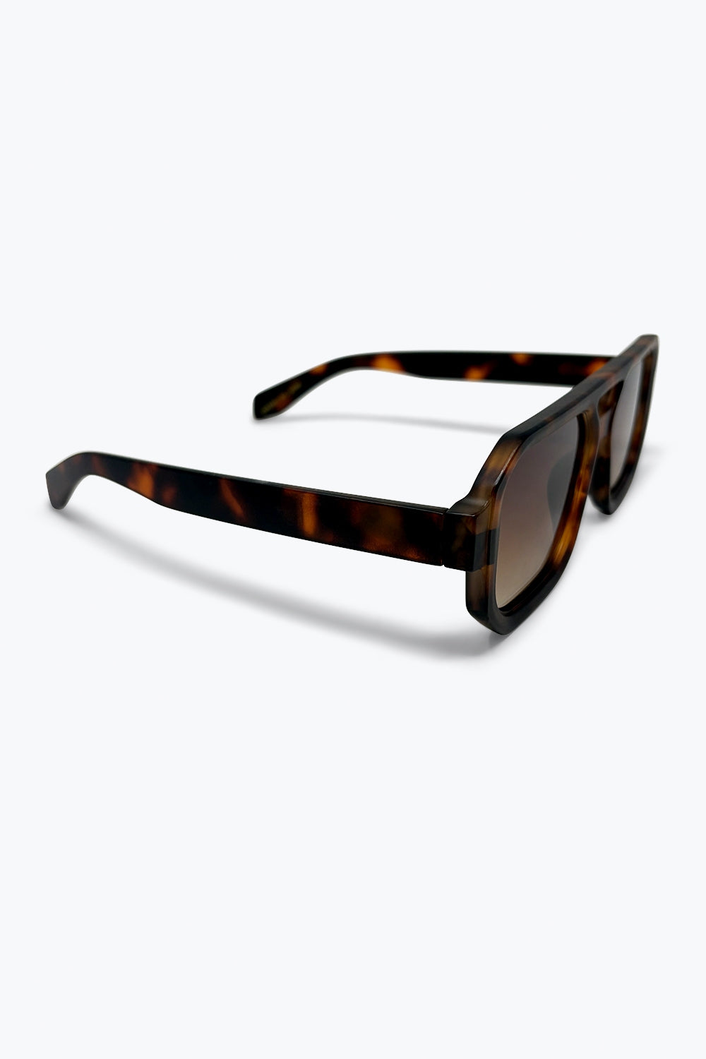 Lunettes de soleil surdimensionnées à monture angulaire en acétate écaille de tortue marron