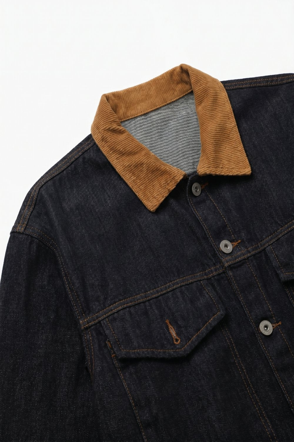 Veste en denim bleu à col en velours côtelé rigide avec boutons sur le devant et coupe décontractée
