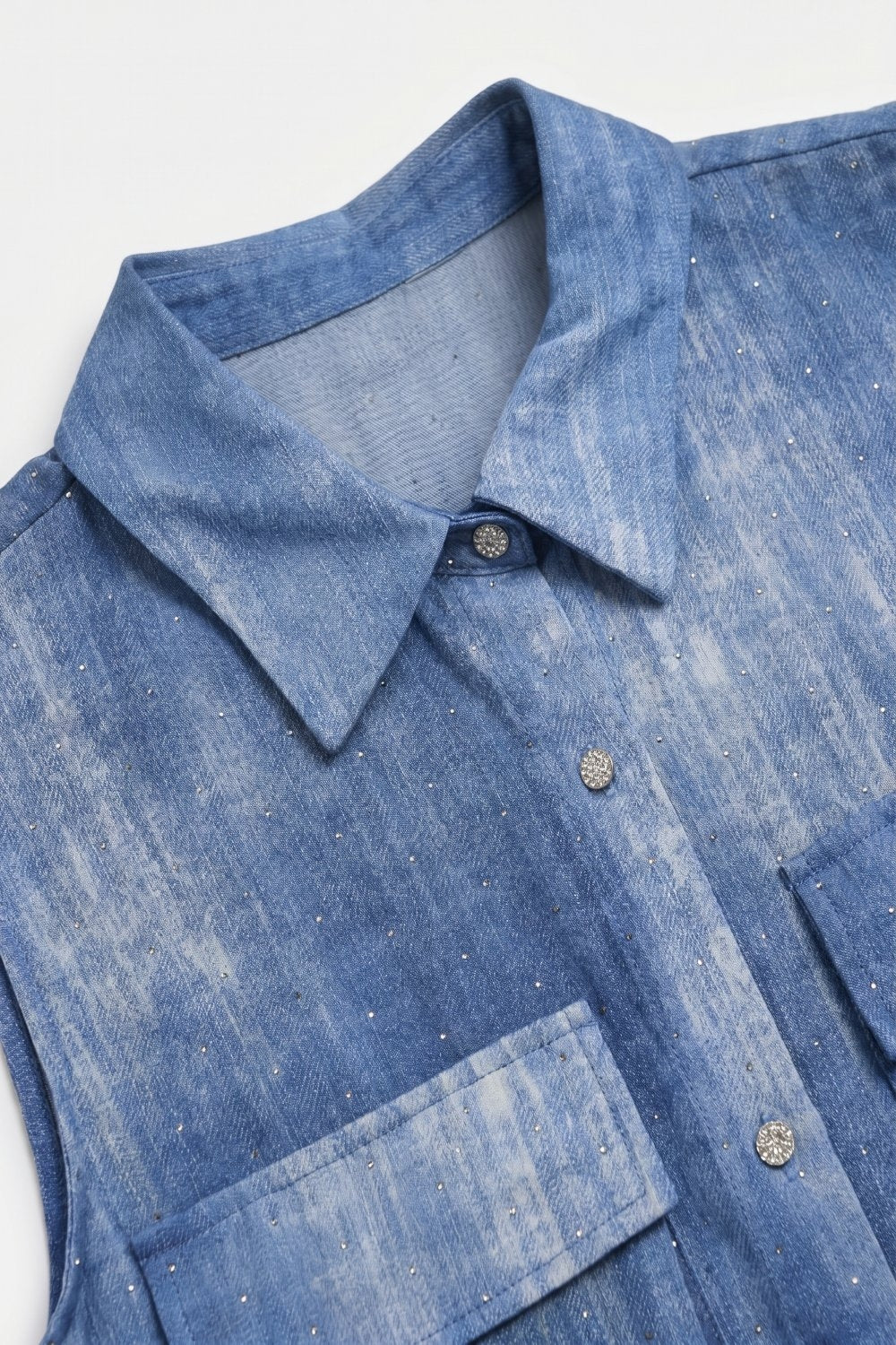 Chemise sans manches bleu tie-dye avec strass embellis