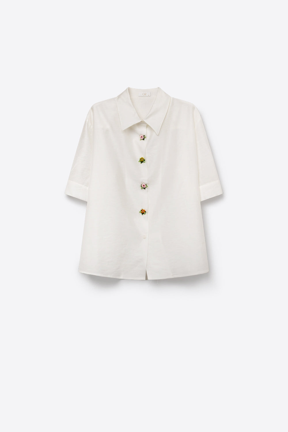 Chemise en Tencel blanche avec boutons fleur bijou