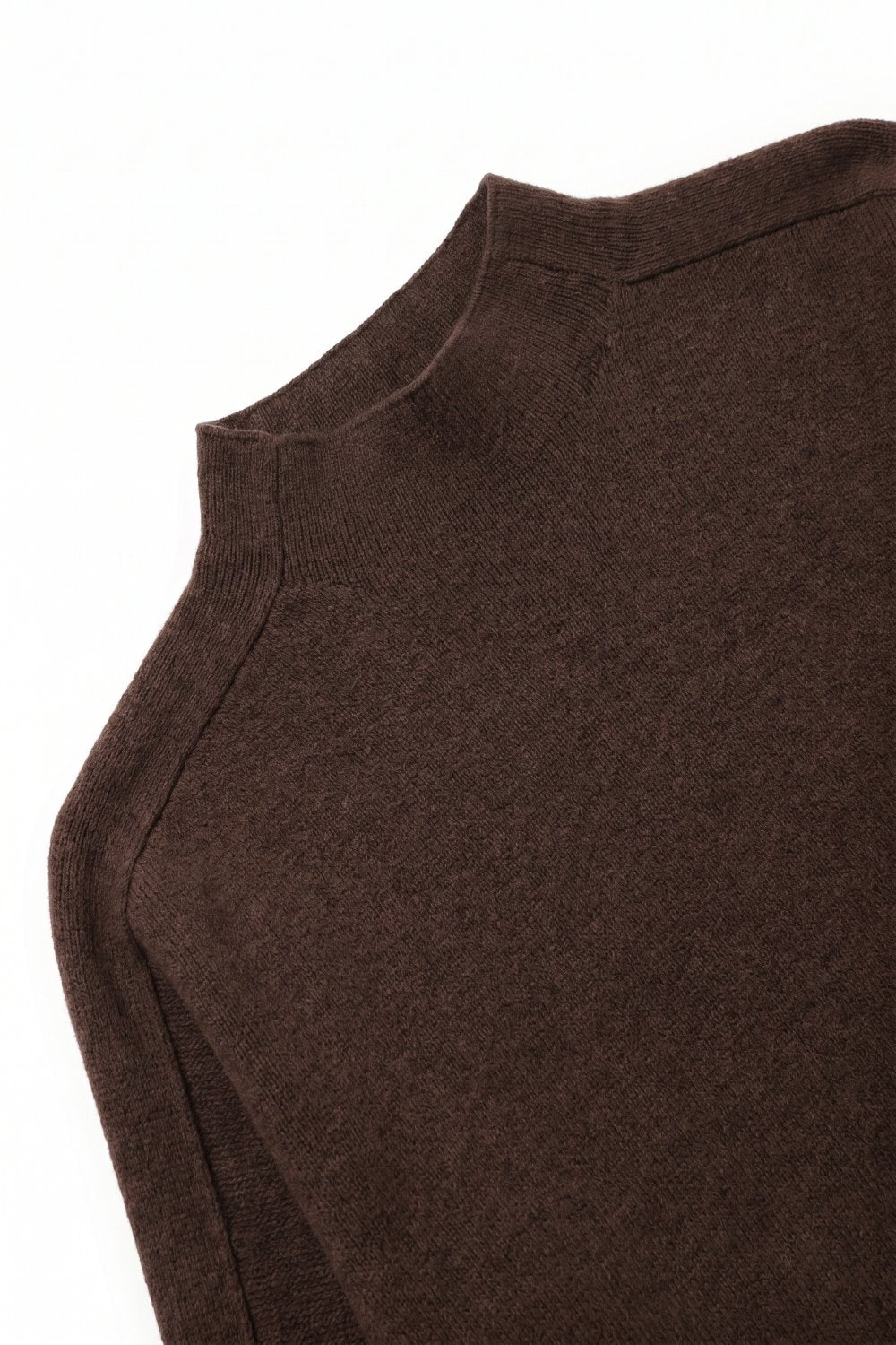 Pull en tricot marron avec détails de boutons