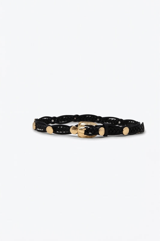 Ceinture noire en simili cuir tressé avec boucle dorée et détails de clous