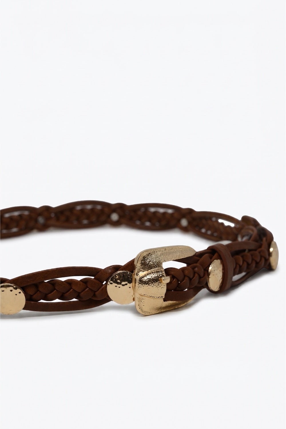 Ceinture marron en faux cuir tressé avec détail de boucle dorée