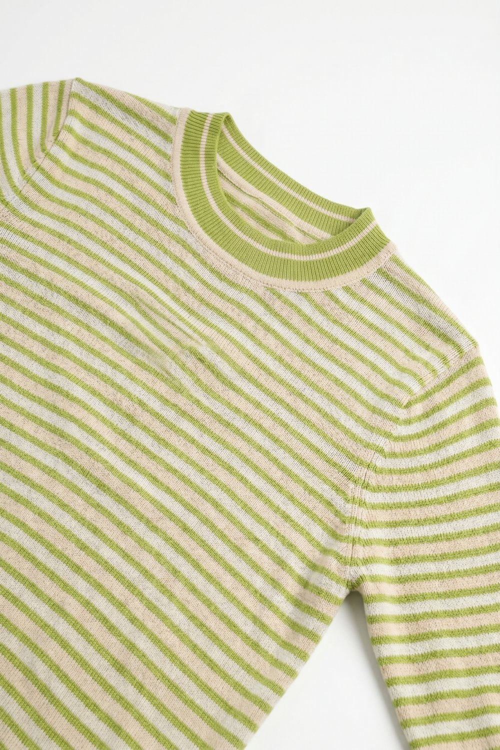 Pull rayé à manches courtes en vert et crème