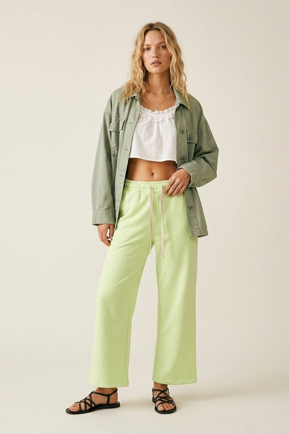 Pantalon de survêtement en tricot vert avec taille élastique et cravate