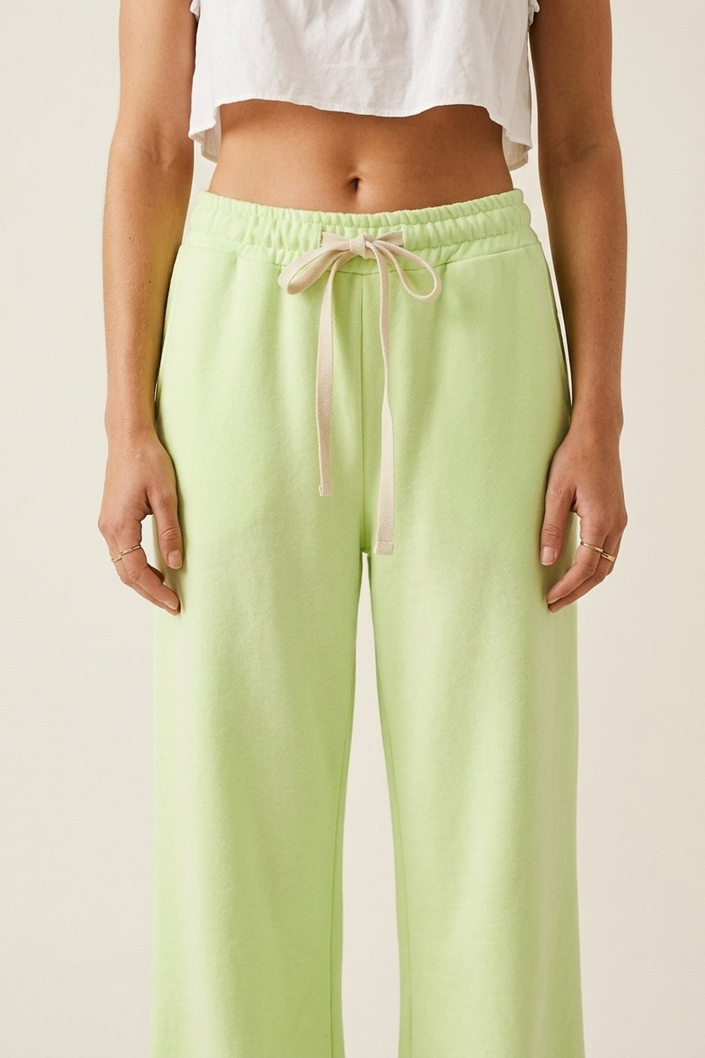 Pantalon de survêtement en tricot vert avec taille élastique et cravate