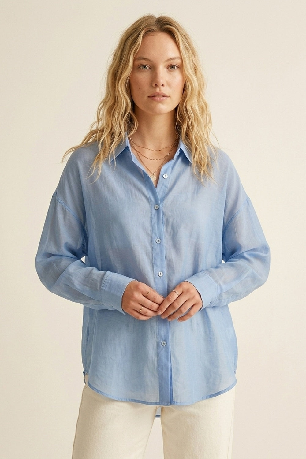 Chemise boutonnée bleu ciel à coupe décontractée