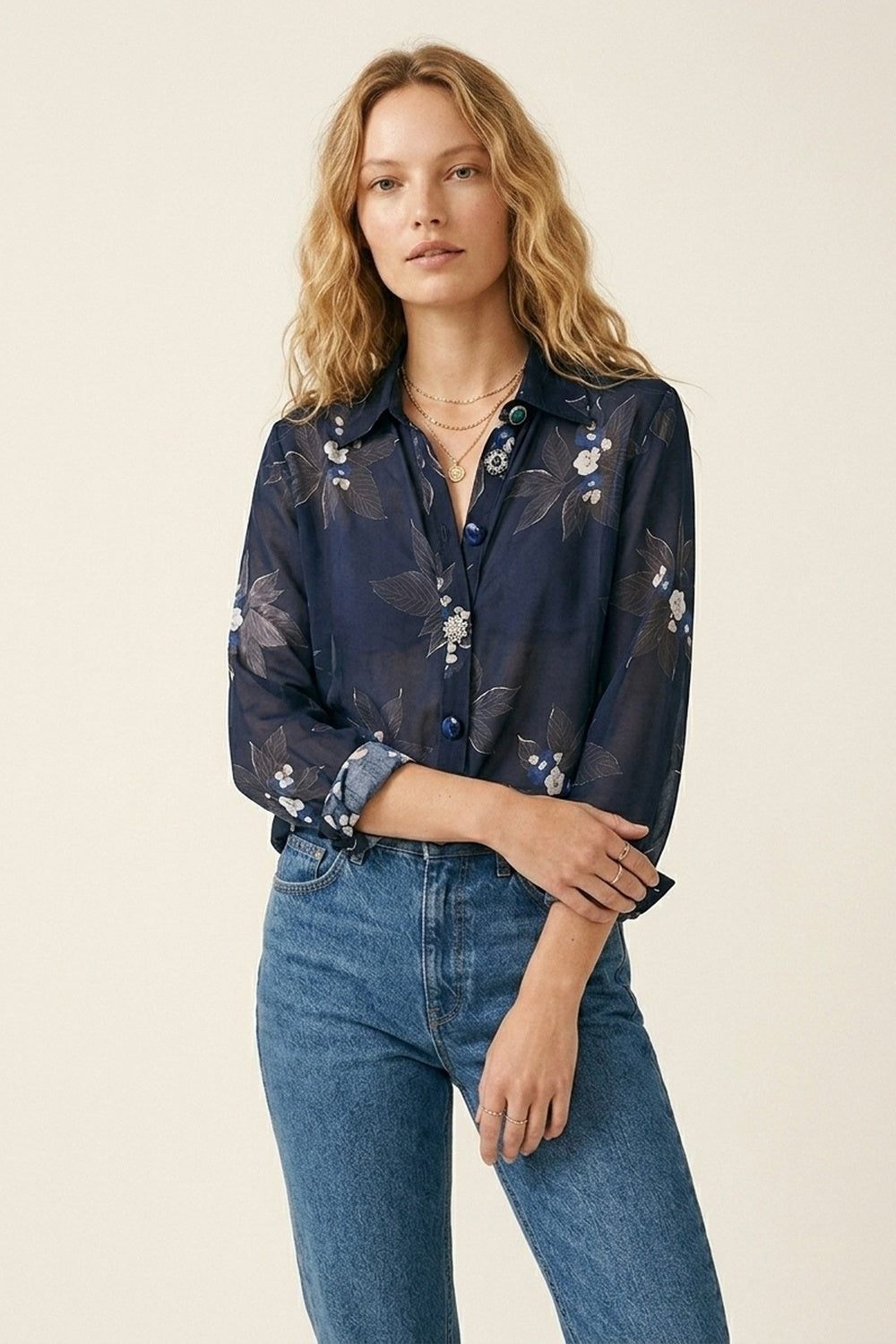 Chemise marine à fleurs boutonnée en chiffon avec manches longues