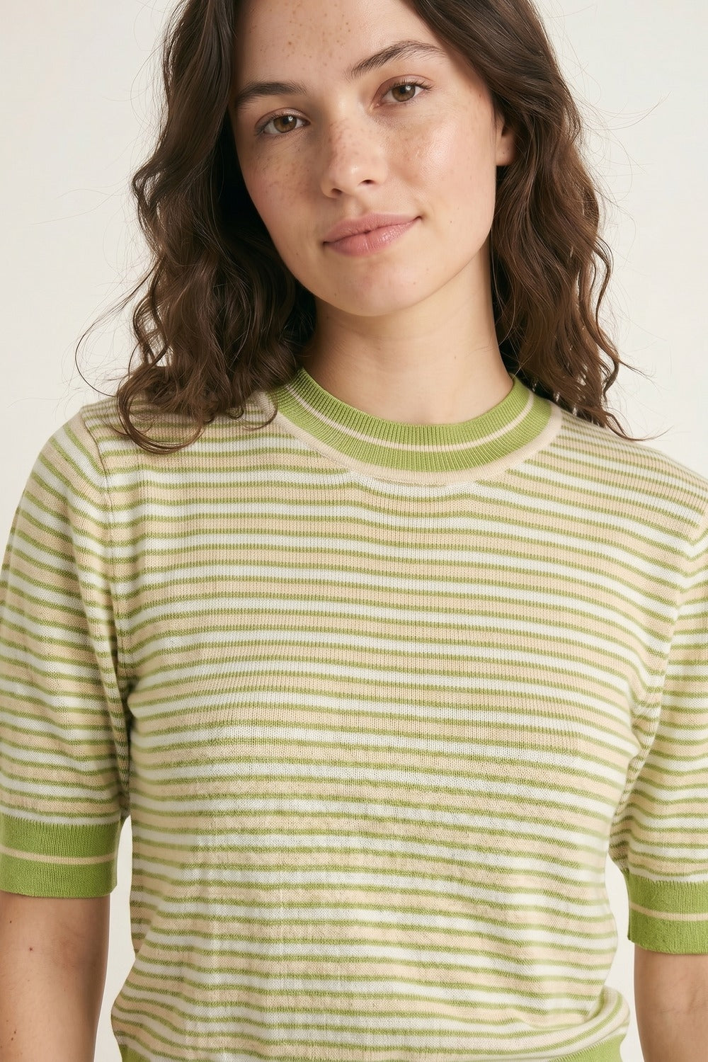 Pull rayé à manches courtes en vert et crème
