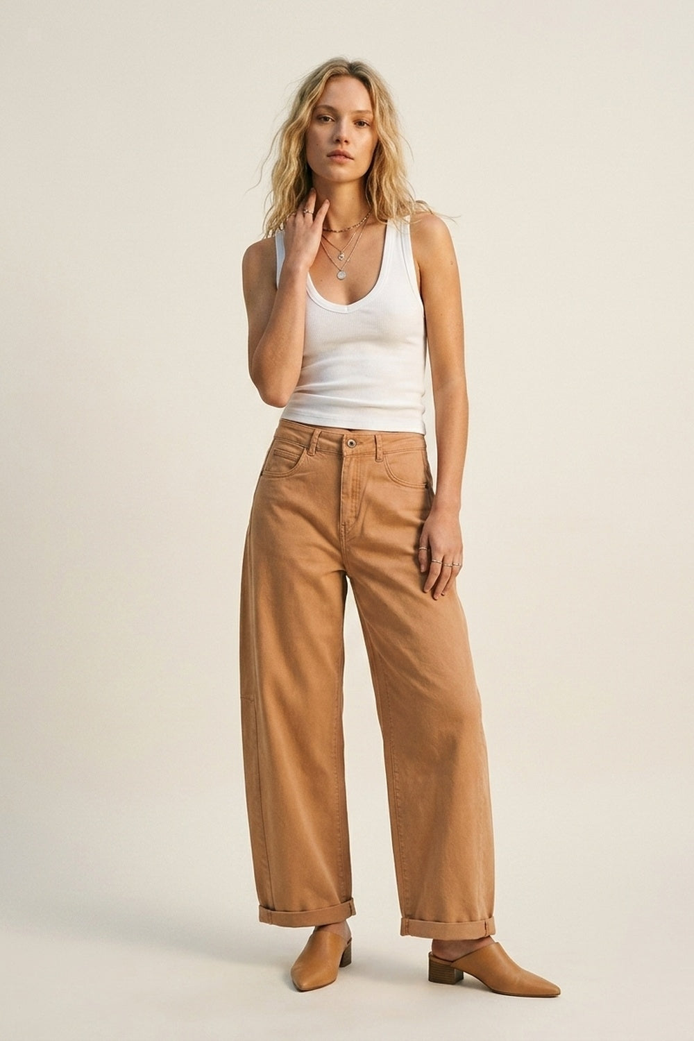 Pantalon orange large style tonneau avec ourlets roulés