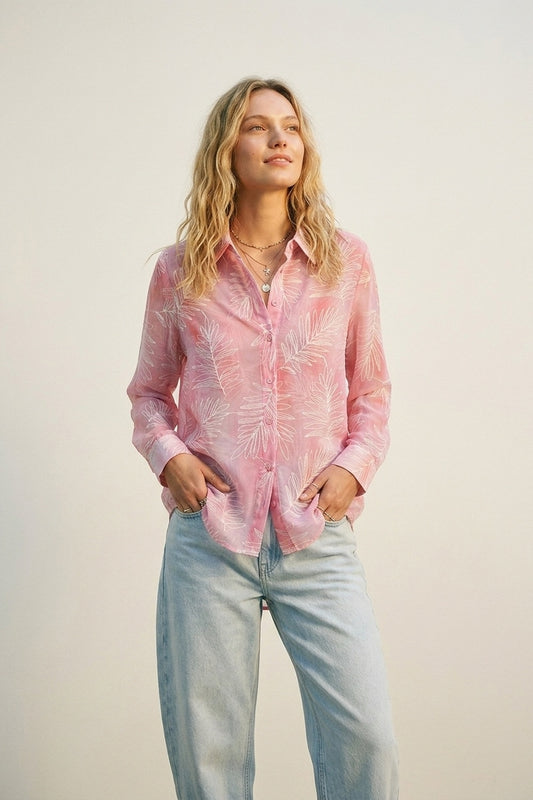 Chemise rose transparente à imprimé feuille avec tissu translucide