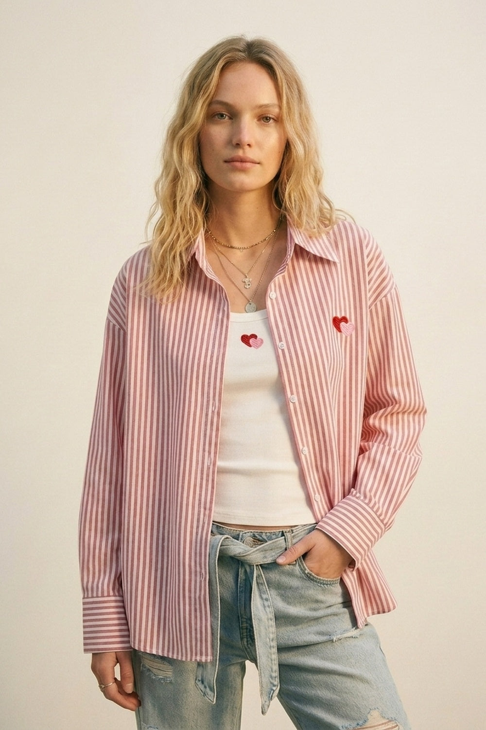 Ensemble de t-shirt et chemise en coton à rayures rouges avec cœurs brodés 2 pièces