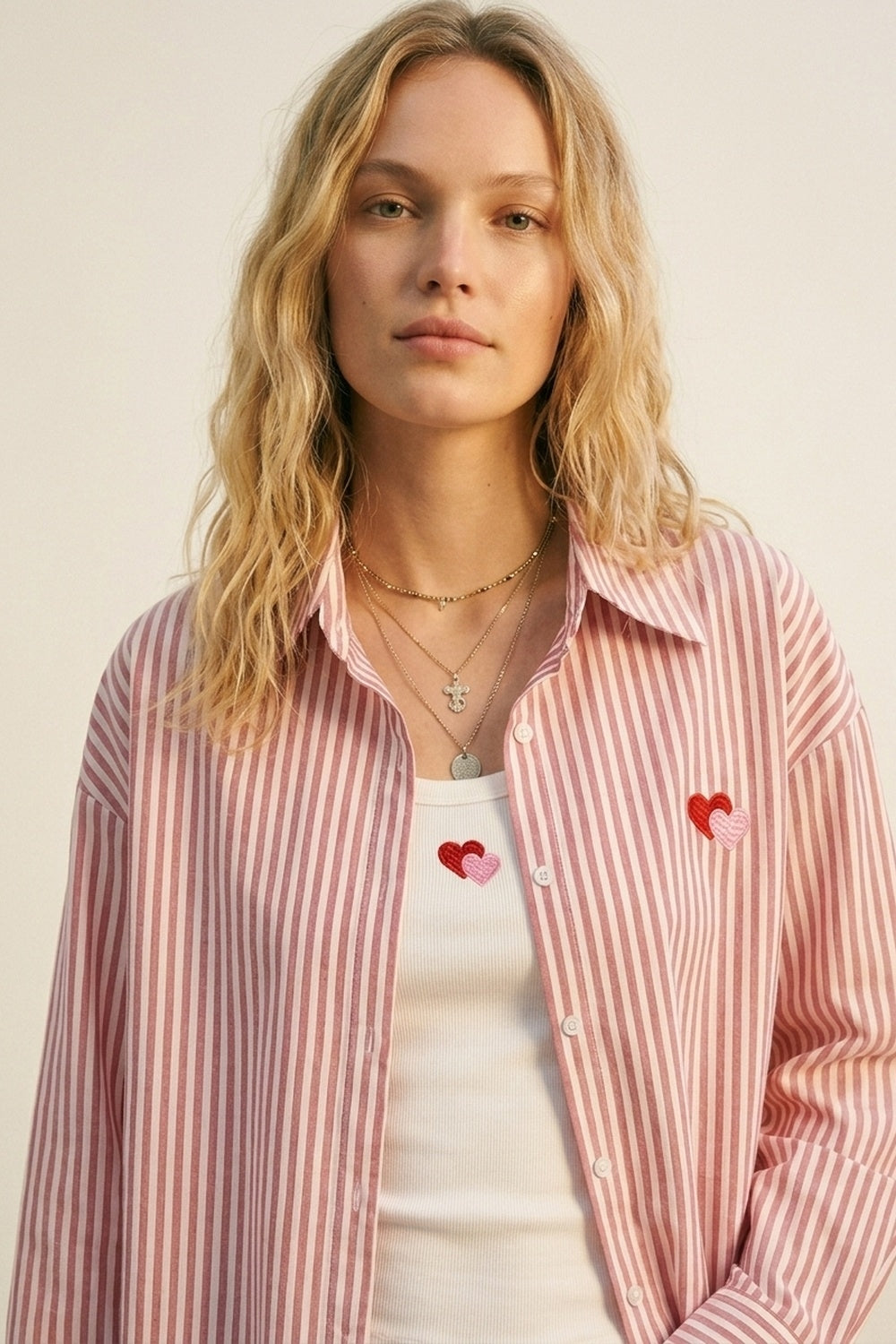 Ensemble de t-shirt et chemise en coton à rayures rouges avec cœurs brodés 2 pièces