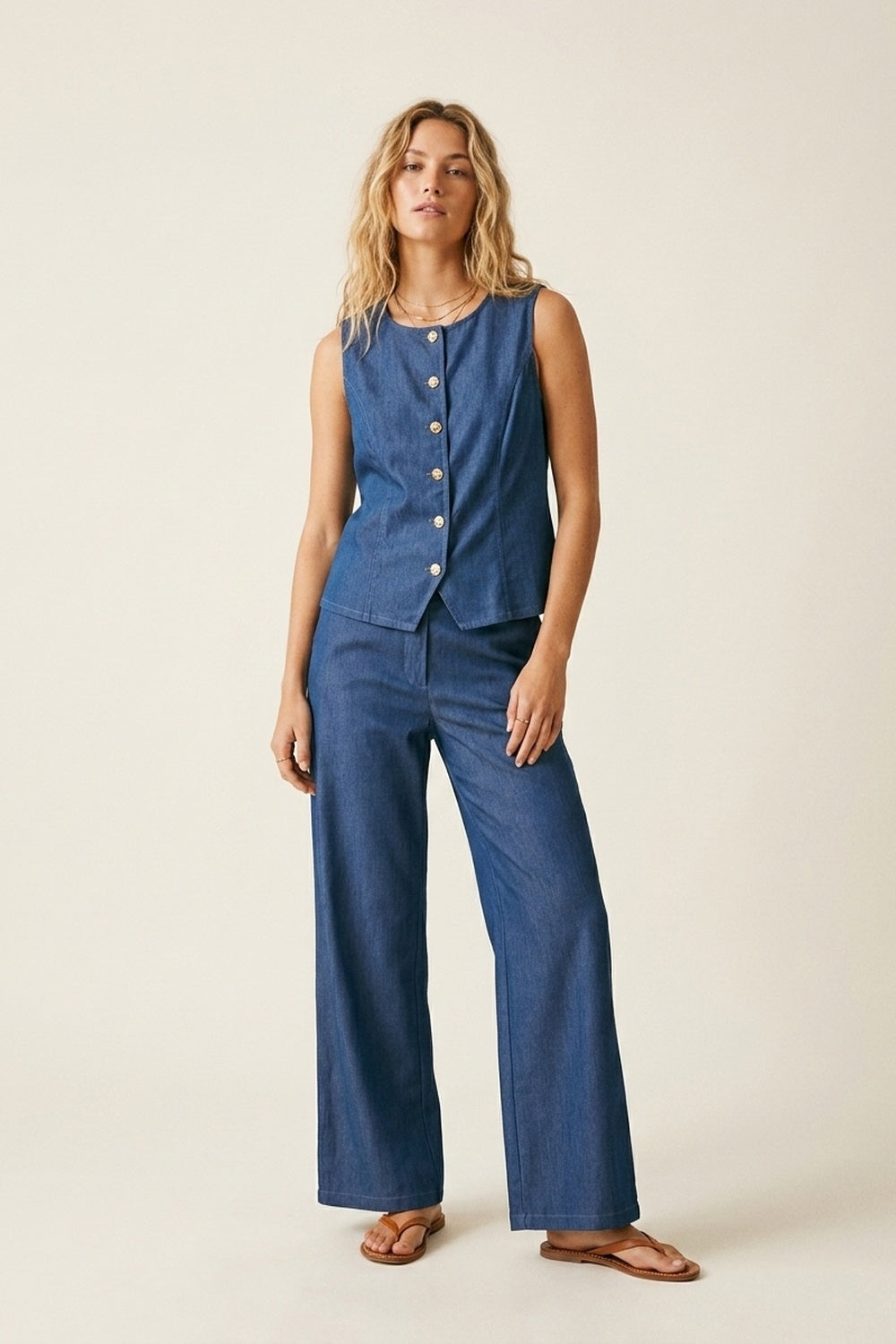 Ensemble débardeur sans manches à boutons et pantalon large
