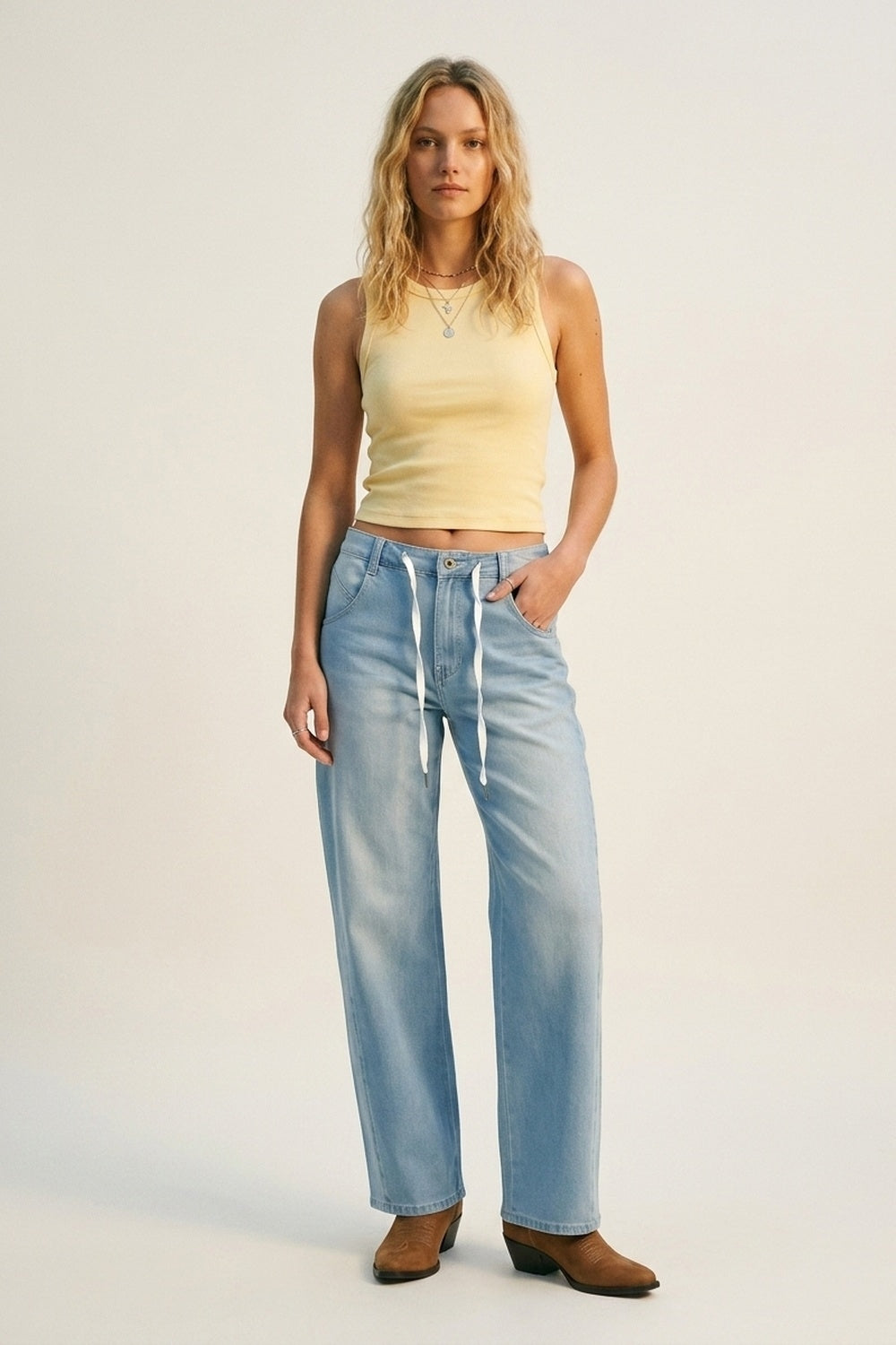 Jeans en denim bleu clair à cordon de serrage coupe décontractée