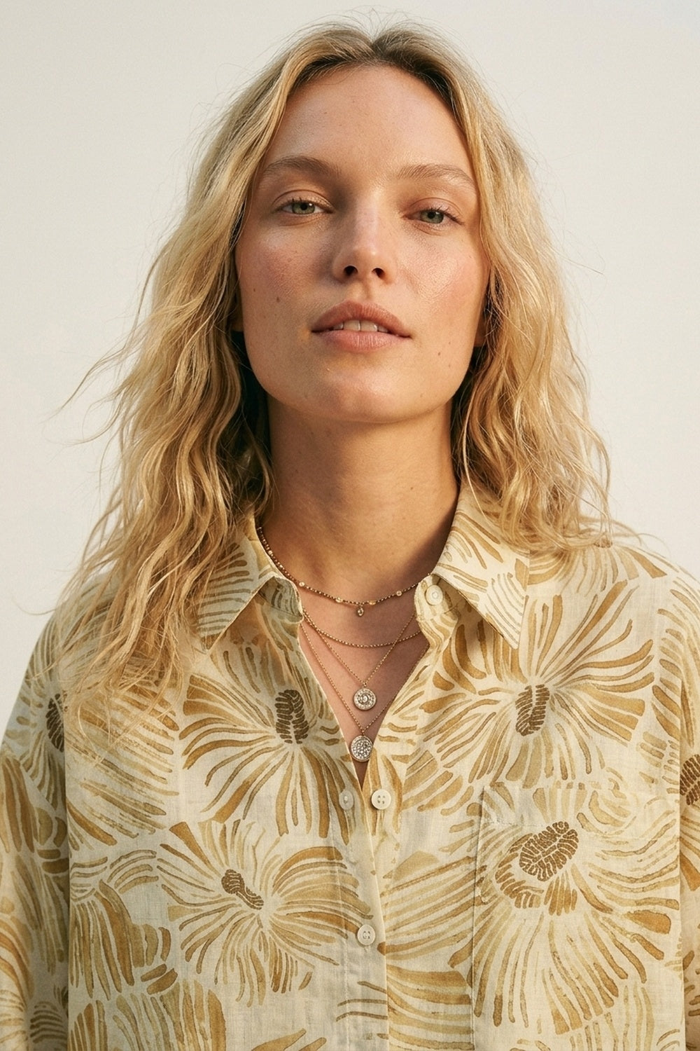 Chemise à boutons florale coupe décontractée en jaune