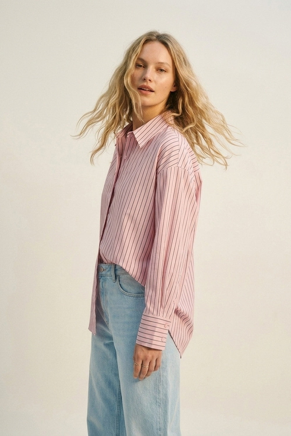 Chemise légère à rayures longues en rose clair
