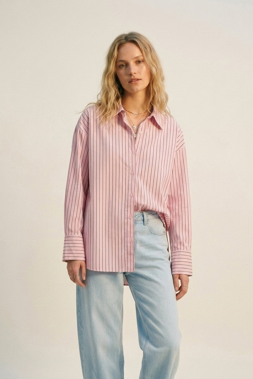 Chemise légère à rayures longues en rose clair