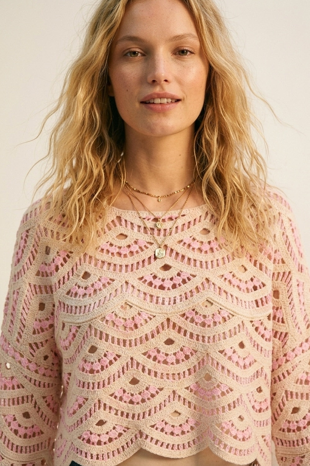 Top en Crochet Beige Rose à Motif Géométrique et Manches Larges