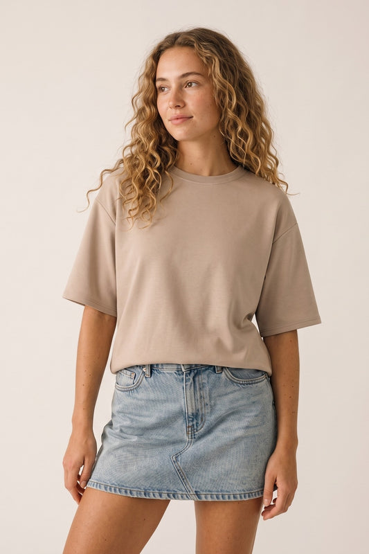 Sweat-shirt à manches courtes et col rond en coupe décontractée couleur beige