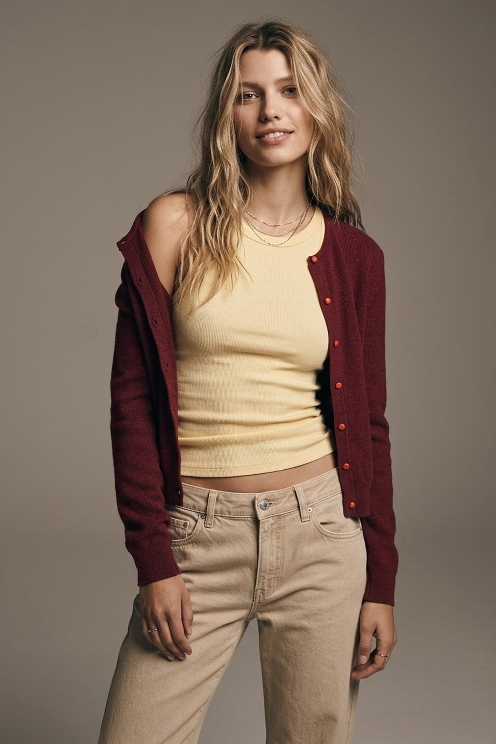 Cardigan coupe régulière à col rond et boutons sur le devant en tricot fin bordeaux