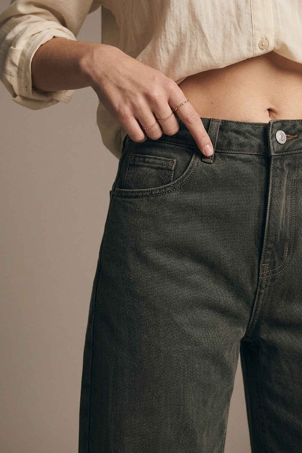 Jean large en denim vintage kaki avec couture au genou