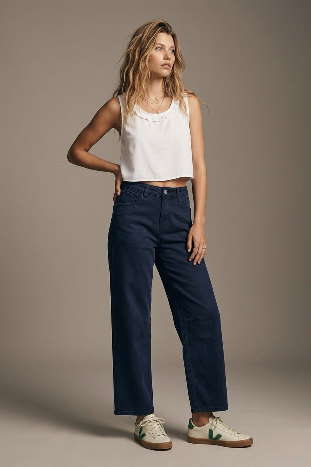 Jean large en denim extensible doux bleu marine avec couture au genou