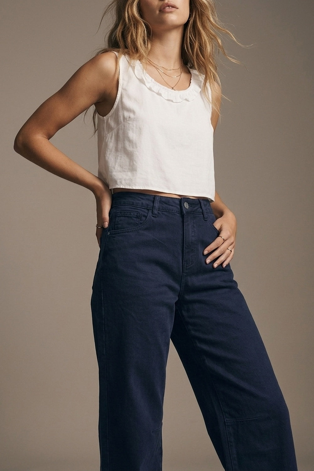Jean large en denim extensible doux bleu marine avec couture au genou