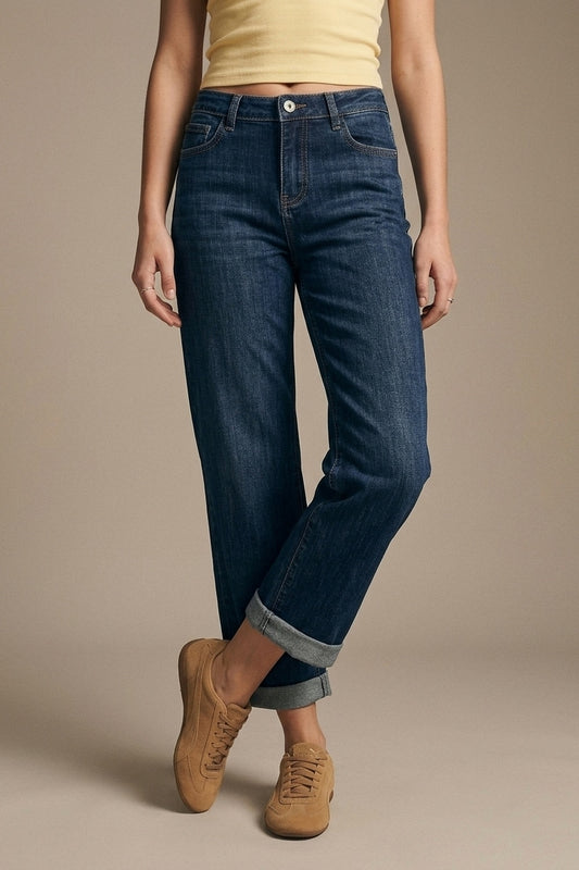 Jean mom bleu foncé avec jambe large et longueur cheville