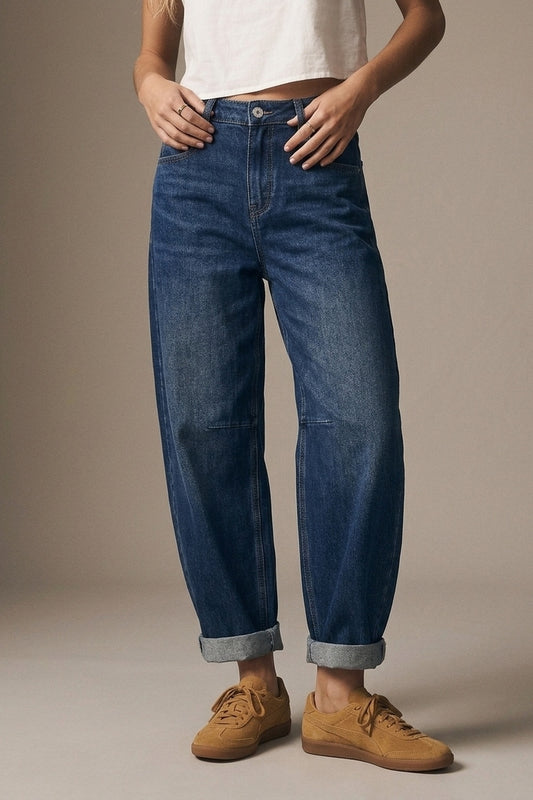 Jean à revers bleu foncé avec style jambe large en tonneau