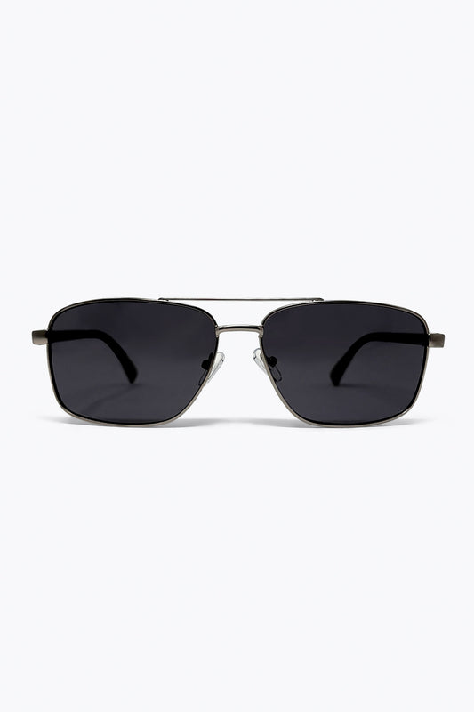Lunettes de soleil aviateur carrées avec monture en métal de couleur argent