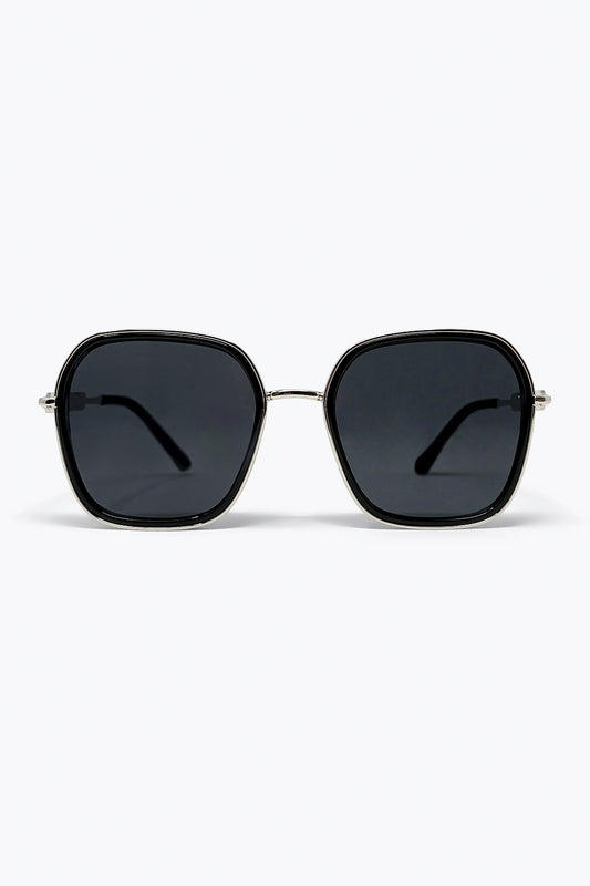 Cadre carré noir Détail de chaîne en métal Lunettes de soleil surdimensionnées