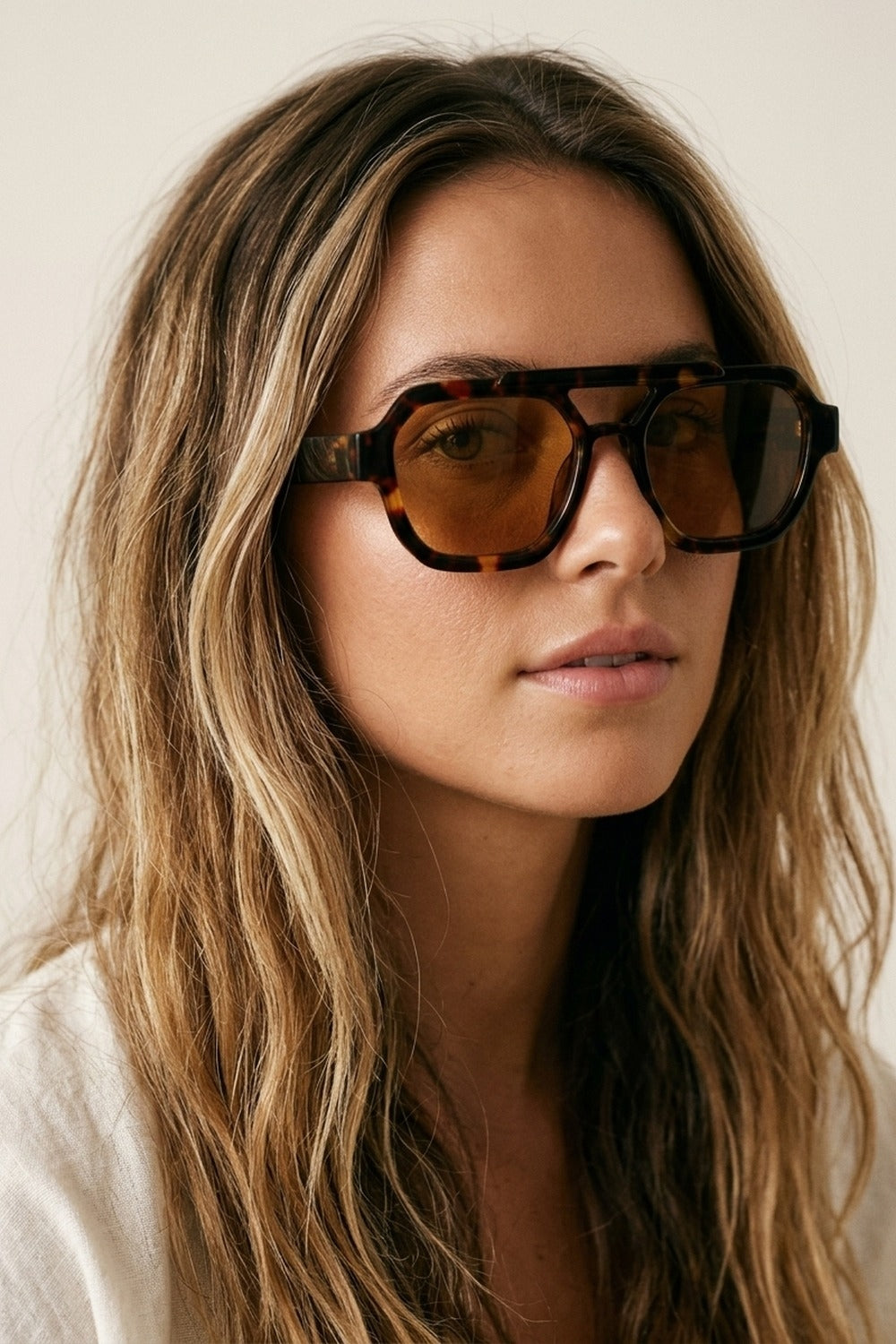 Lunettes de soleil surdimensionnées écaille de tortue multicolore avec pont découpé