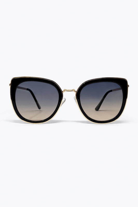 Lunettes de Soleil Œil de Chat Oversize avec Verres Dégradés Noirs et Bordure Dorée